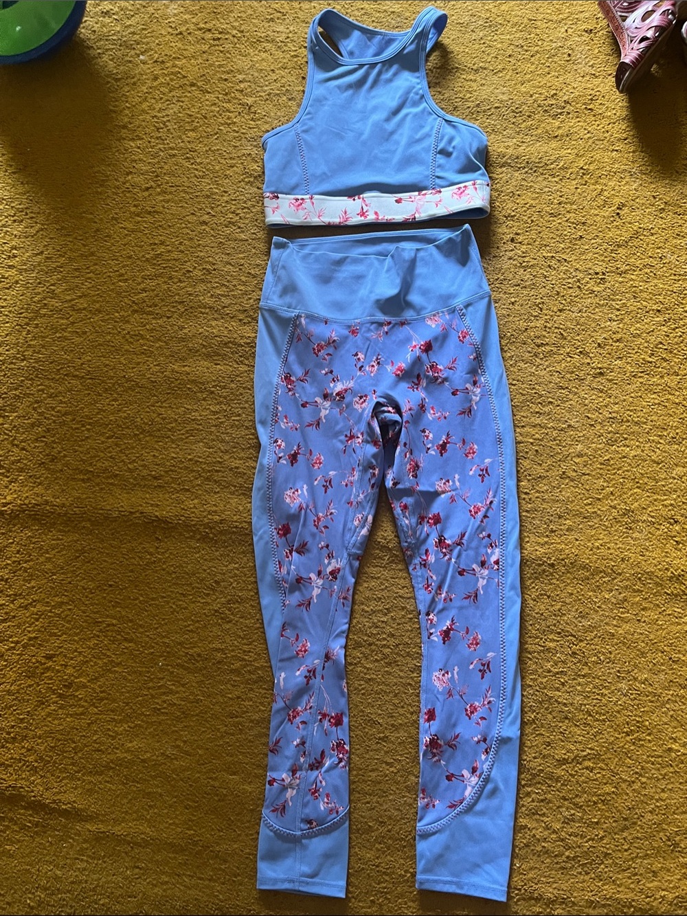 Ladies SMALL Fabletics Motion 365 Light Blue Floral Performance Leggings & top
